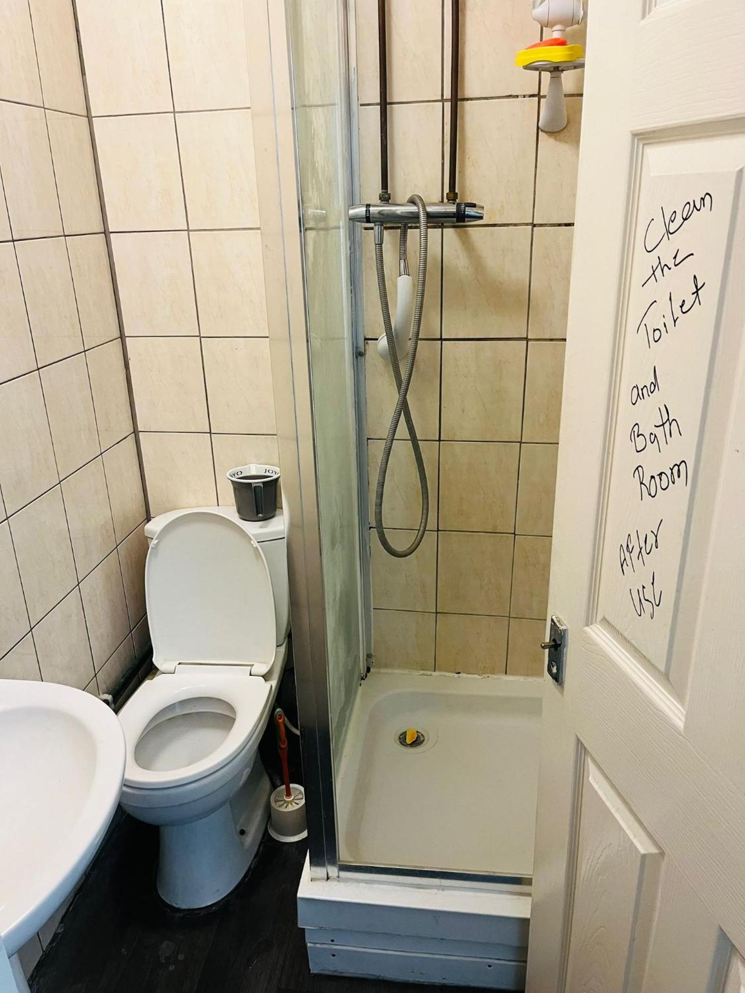 Homestay Single With Shared Toilet Nottingham